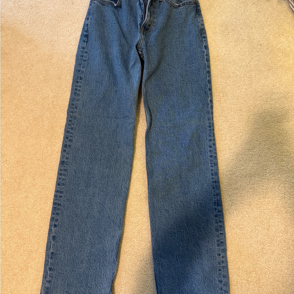 Abercrombie & Fitch High-Rise Straight Leg Jeans - Medium Blue